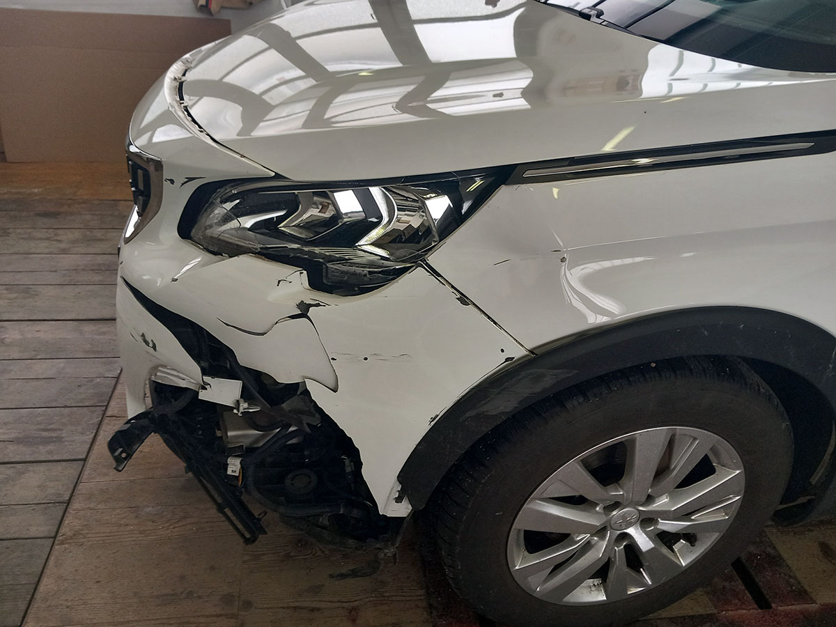 popravilo poškodbe karoserije v avtokleparski delavnici Kranj